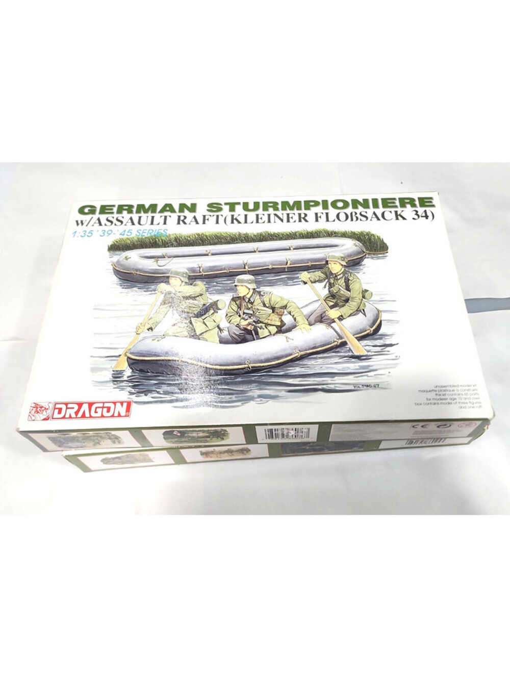 Dragon 6076 German Sturmpioniere with Assault Raft 1:35 Scale Model Kit 1/35